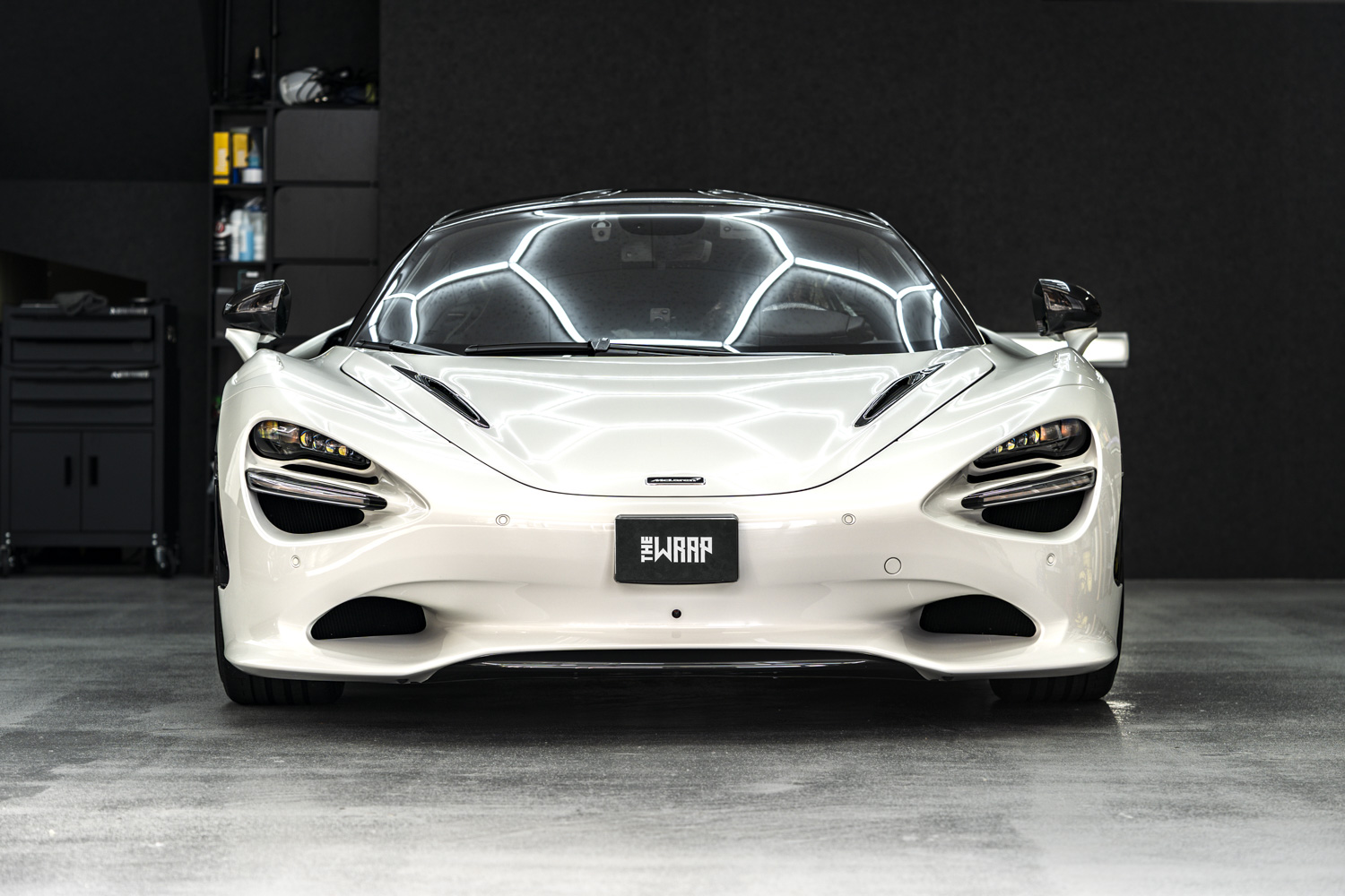 グロスPPF施工により純正を上回る深いツヤ感を実現したホワイトのマクラーレン750S